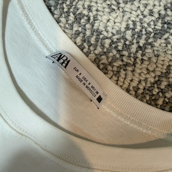 Zara | Ruffle Hem Tee - Picture 2 of 2